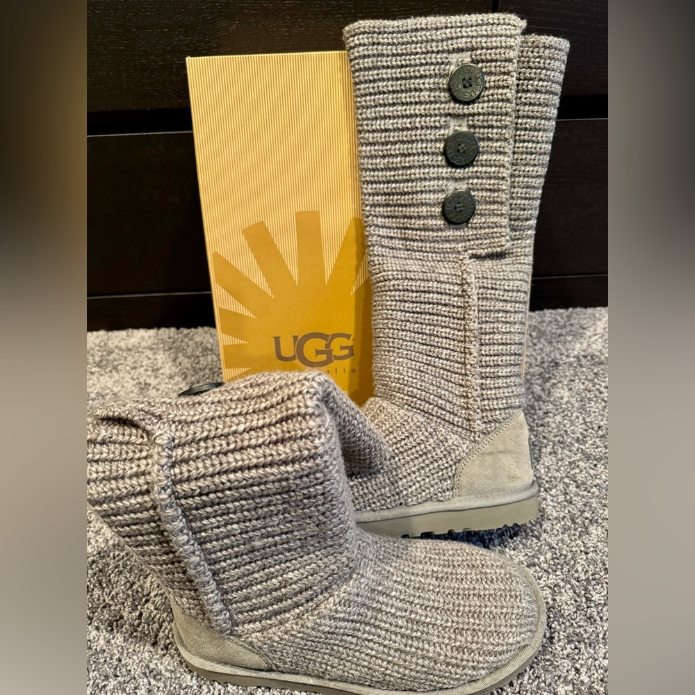 UGG Classic Cardy Knit Boots – Size 8 • EUC (Excellent Used Condition) - Picture 6 of 12